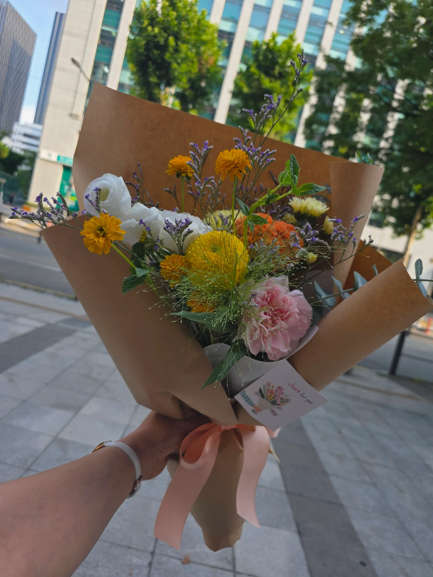 옐로우 · 핑크 · 화이트 꽃다발 사진